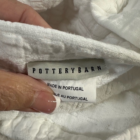 Set of two~ pottery barn shams! - Picture 2 of 3